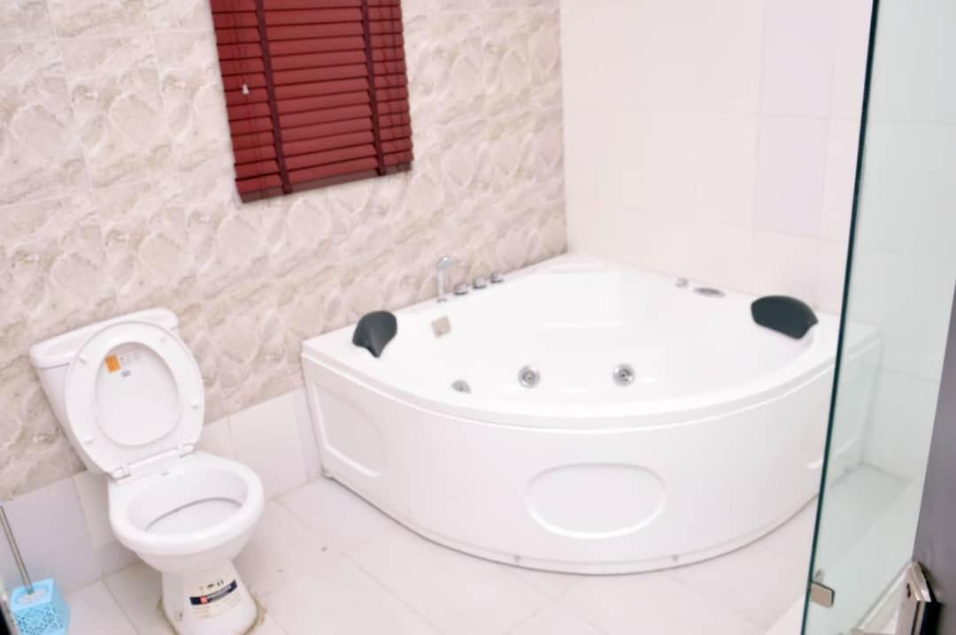 City Nest Hotel Ogombo Luaran gambar
