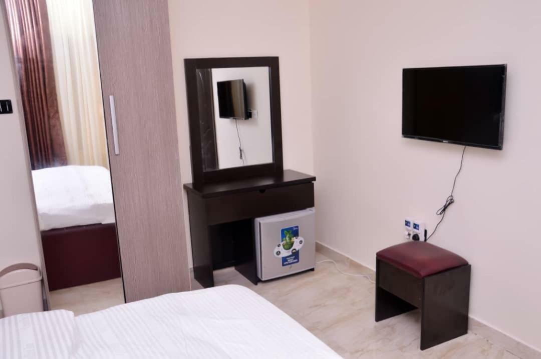 City Nest Hotel Ogombo Luaran gambar